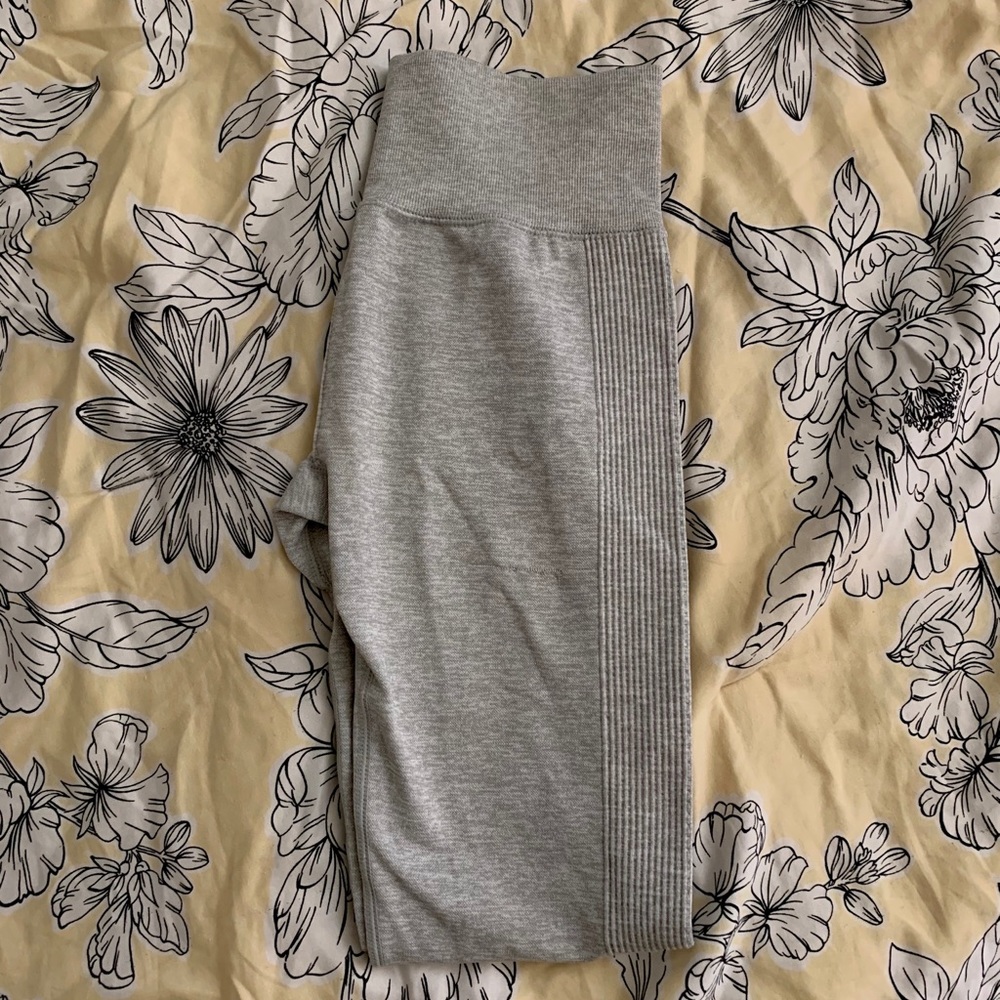 Ribbed highwaist grey leggings